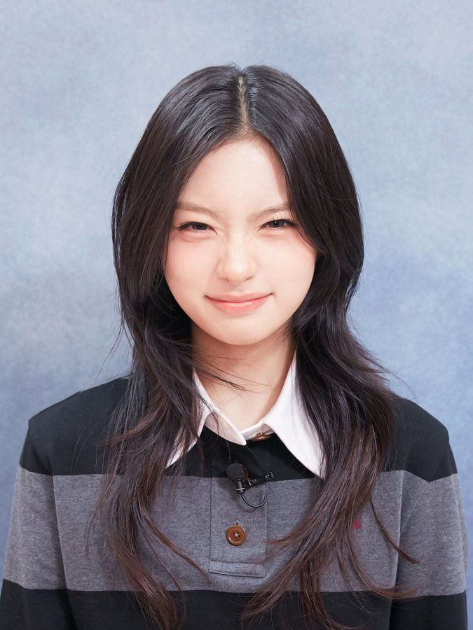 jiaparvk's tweet photo. Can’t believe it’s already KiiKii first anniversary, time really flew by so fast! First I tried to play it cool for the shot, then do a little silly wink hehe (◕‿◕) So happy we’ve gotten to share this whole year together. https://t.co/CJg9JFlFVQ