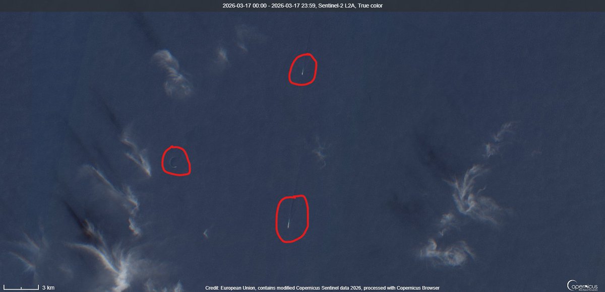 d_viekass's tweet photo. #CSG12 #USSGeraldRFord #CVN78 operating in #RedSea on 17 Mar 26:08:05:59 UTC. Escorts in company. 📸#Sentinel2🛰️@Moochikal @MT_Anderson @tom_bike @nuwangzi @TBrit90 @CathayCatch @CeciliaSykala @NavyNews1109 @supbrow @VishnuNDTV @JanesINTEL @AllSourceA  @anshu217 @azistaspace https://t.co/I06sLhTboL