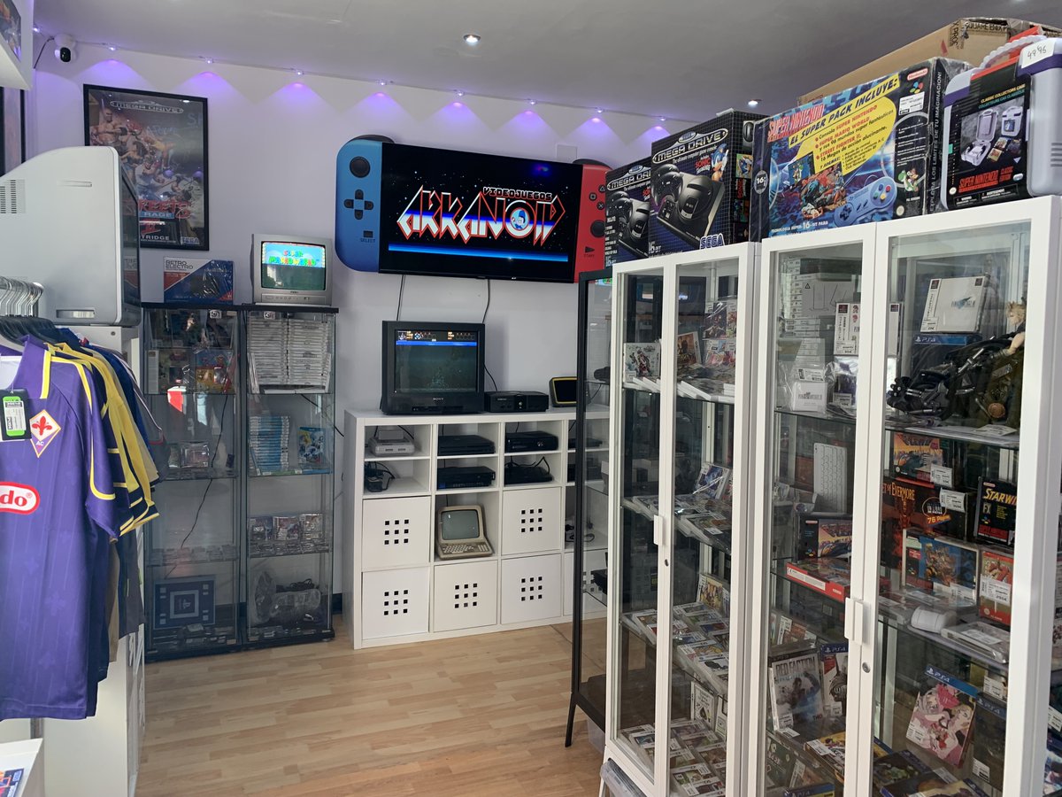 RetroBarcelona tweet media