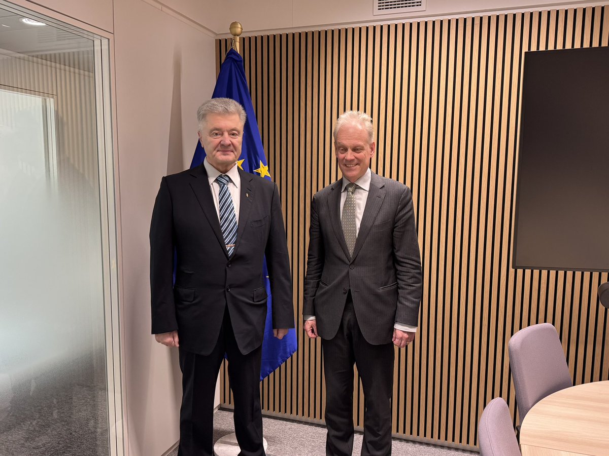 Петро Порошенко tweet media