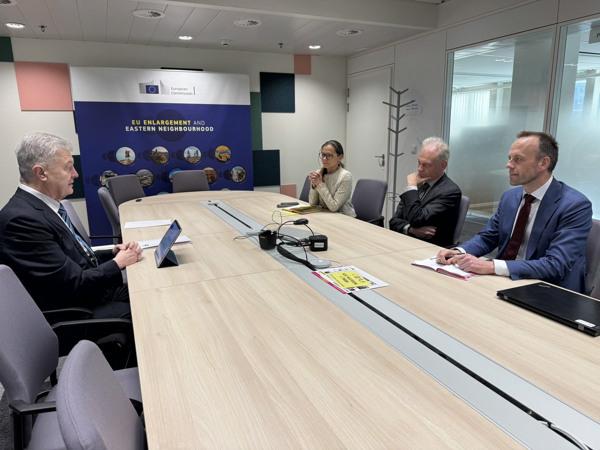 Петро Порошенко tweet media