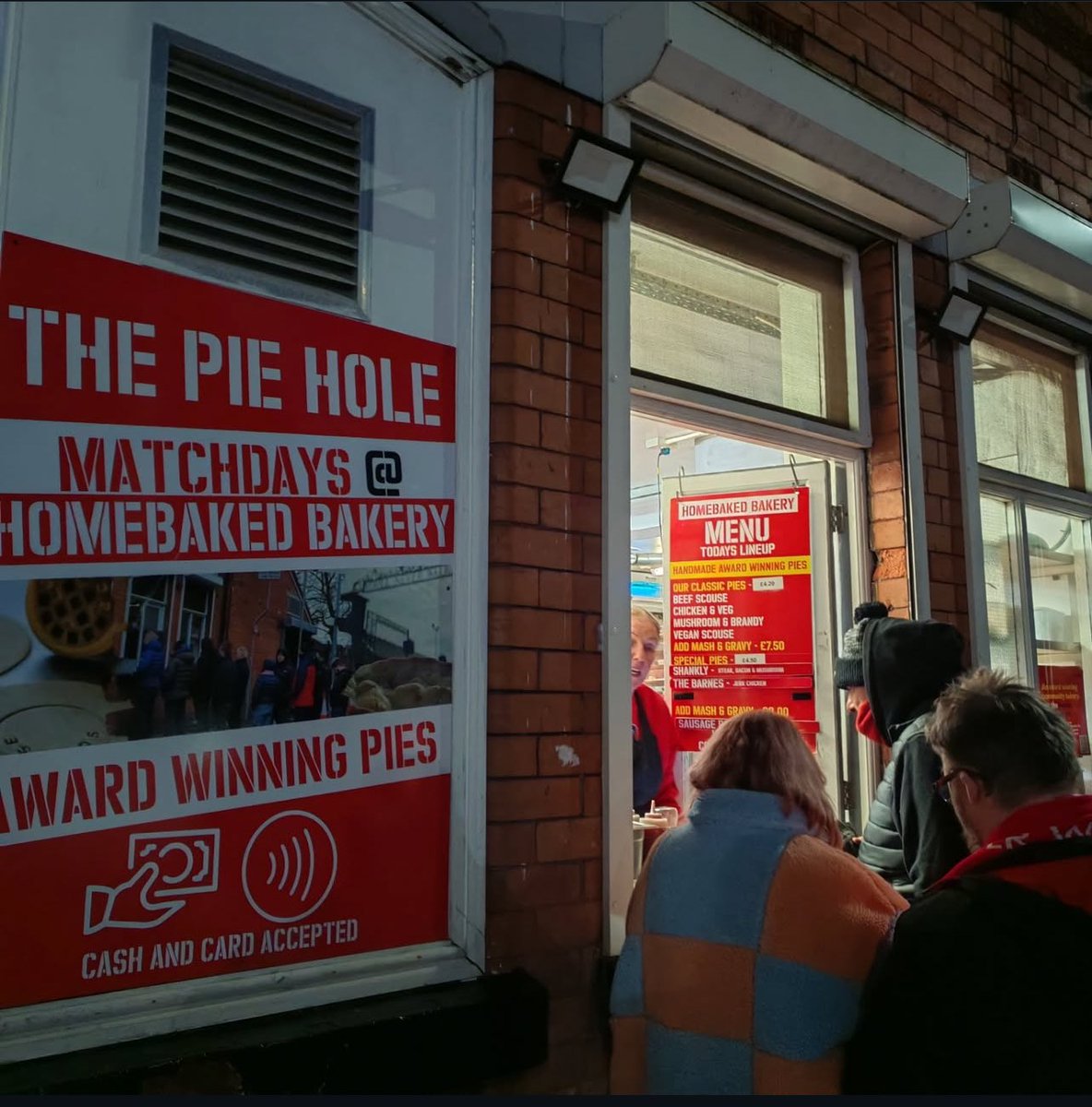 HomebakedBakery's tweet image. We are open right up until kick off for tonight’s big game at Anfield. 

We have plenty of our award winning pies available with Pie Hole &amp;amp; Shutter open to get you served quicker- cash preferred at both for ease.

Let’s get right up for this one, Reds❤️ 

#BuyLocal