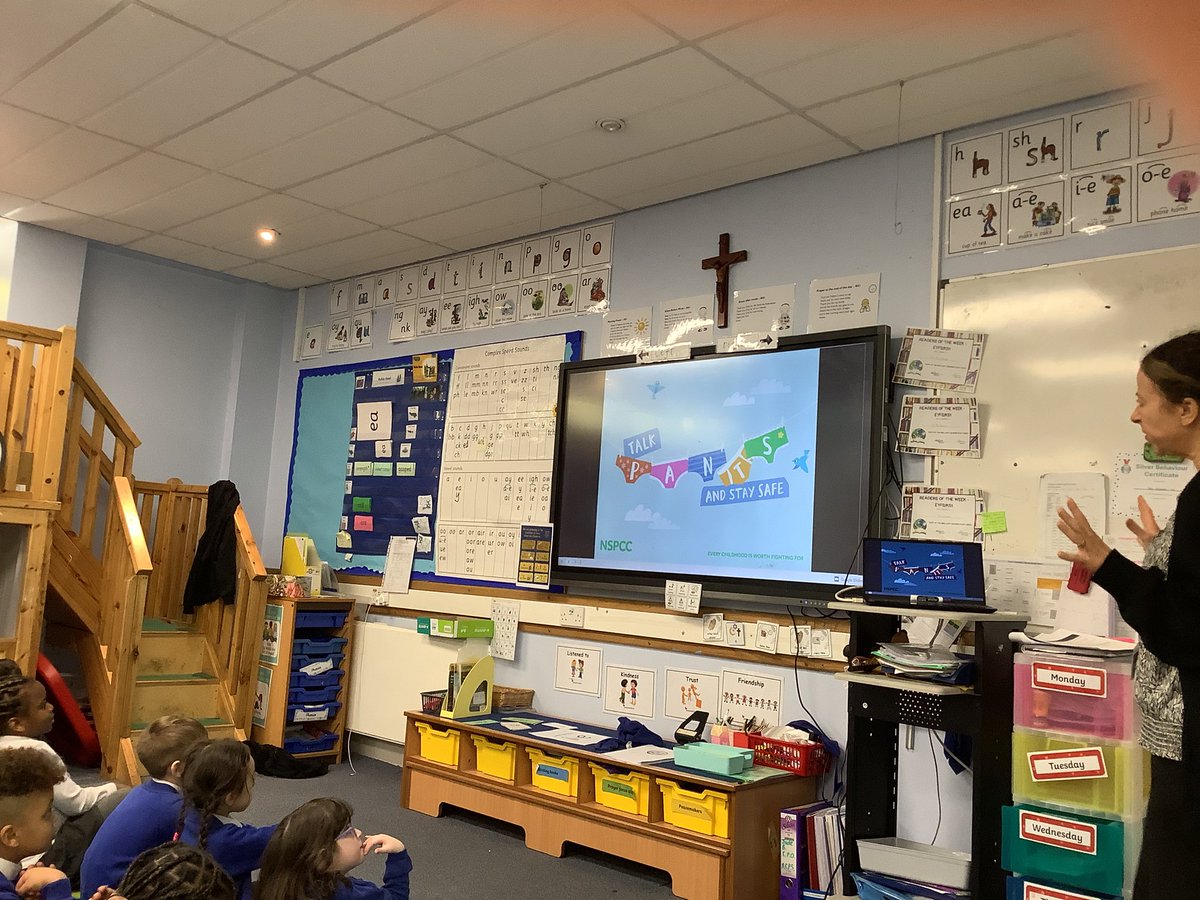 AbbeyPrimary's tweet photo. As part of #familyweek we have been looking at trusted adults and know that we need to keep ourselves safe using the PANTS rule. We know how to stay safe and tell a trusted adult and Pantosaurus helped us with that! Designing our posters to help us keep safe. #y1 https://t.co/OxQewmrwGB