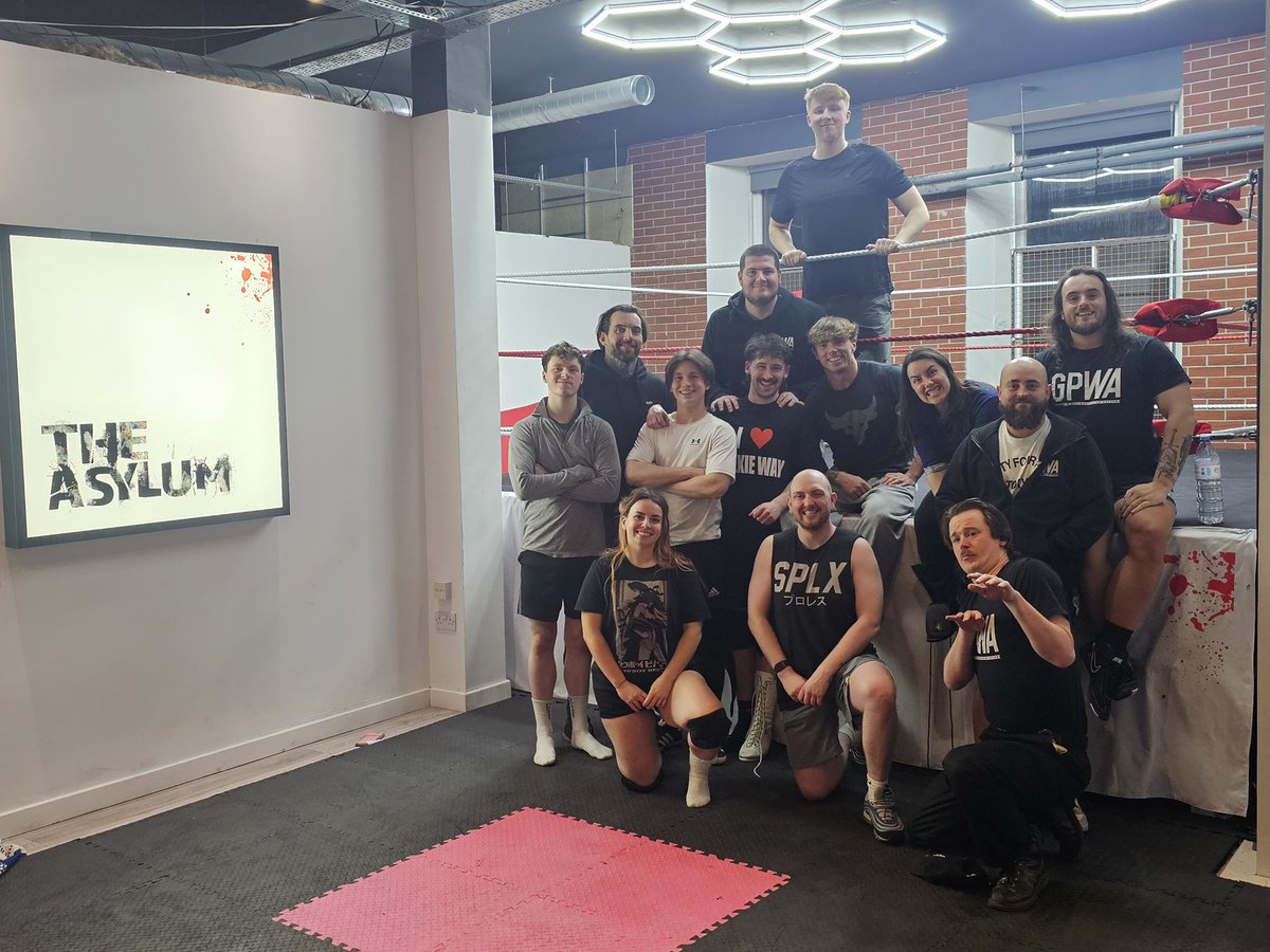 Nikki Cross tweet media