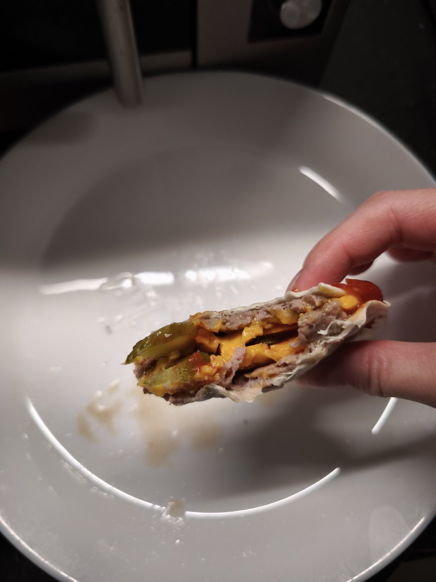 анна в шлеме tweet media