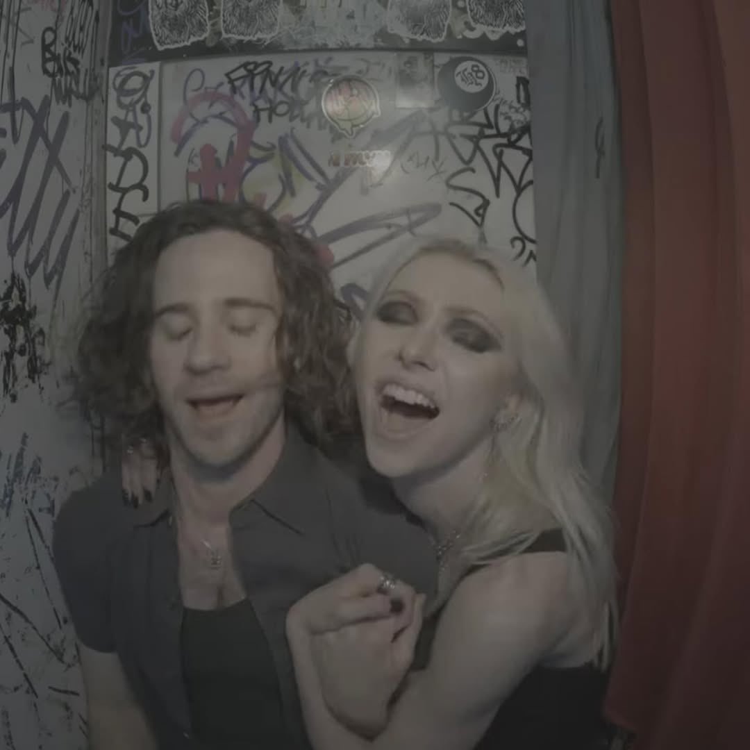 The Pretty Reckless Source tweet media