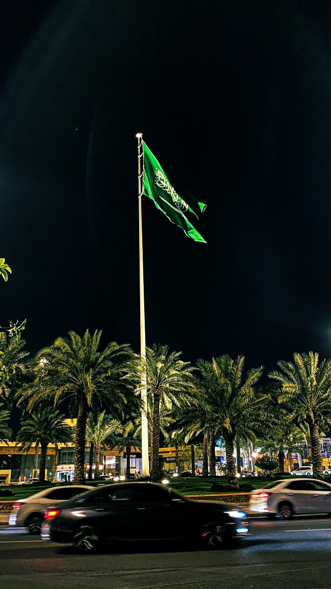 ihr3_'s tweet photo. اللهم احفظ السعودية بحفظك
واجعلها آمنه مطمئنةً مستقرة
واحمها من كل عدو وحاسد
واكفها شر من اراد بها سوء
وأدم عليها نعمة الامن والعز يارب العالمين 🇸🇦🤍 https://t.co/hd8YwW25wx