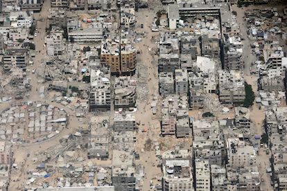 Wilbertorres23's tweet photo. @IsraelinPeru ¿Ah sí? Que raro, porque todos hemos visto como las bombas israelíes dejaron en ruinas la Franja de Gaza, matando niños, niñas, mujeres embarazadas y adultos mayores. https://t.co/PSEKySJjLv