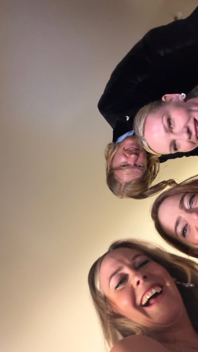 thecinemaland's tweet photo. Alicia Silverstone, Emma Stone, Jesse Plemons and Kirsten Dunst via IG. https://t.co/U7AQt10oF0