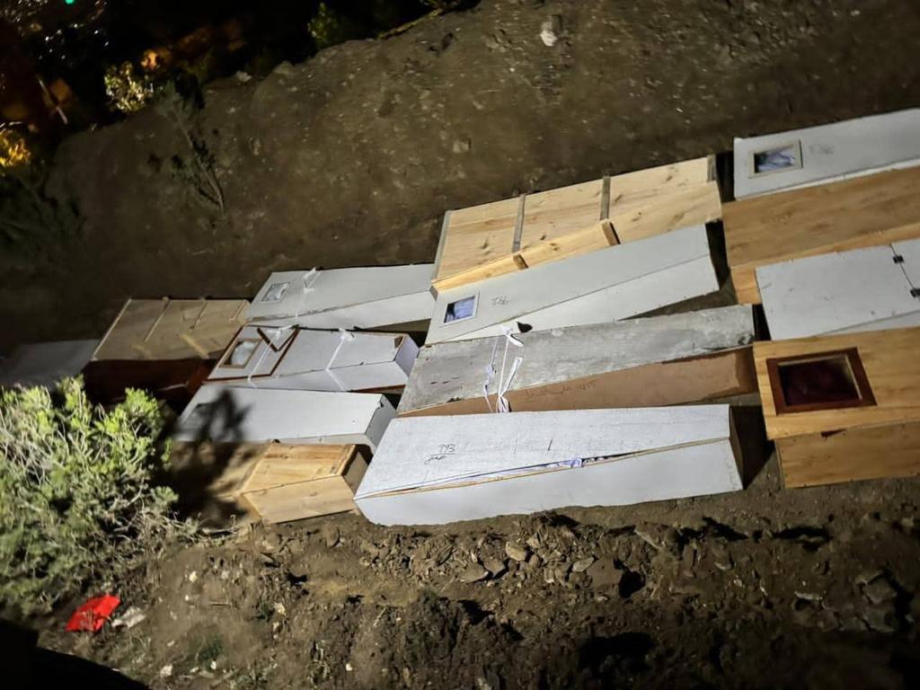 RealWahidaAFG's tweet image. Wallahi Pakistani military regime is not Islamic; they are worse than Israel 🇮🇱.  

🔺️During the #Pakistani military regime’s bombing, 408 drug-addicted individuals were killed. Most of the bodies were either incomplete or missing entirely. Many were burned, and pieces of flesh