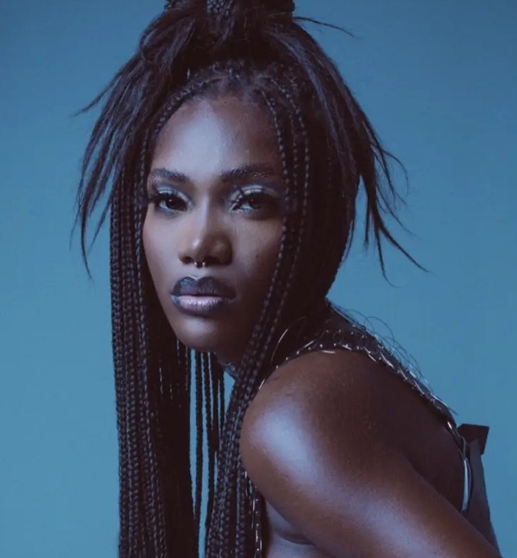 Miley Official tweet media