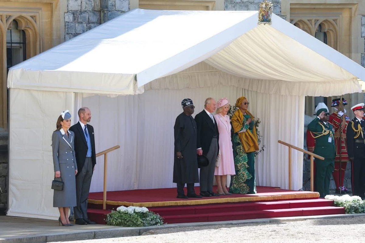 BenjaminFasola's tweet photo. Welcome to Windsor 

President Bola Ahmed Tinubu, GCFR and First Lady, Senator Oluremi Tinubu, CON arrived at Windsor Castle earlier today for an official engagement with Their Majesties The King and Queen.

First President from Nigeria in 37Years https://t.co/cIhxa3GOtS