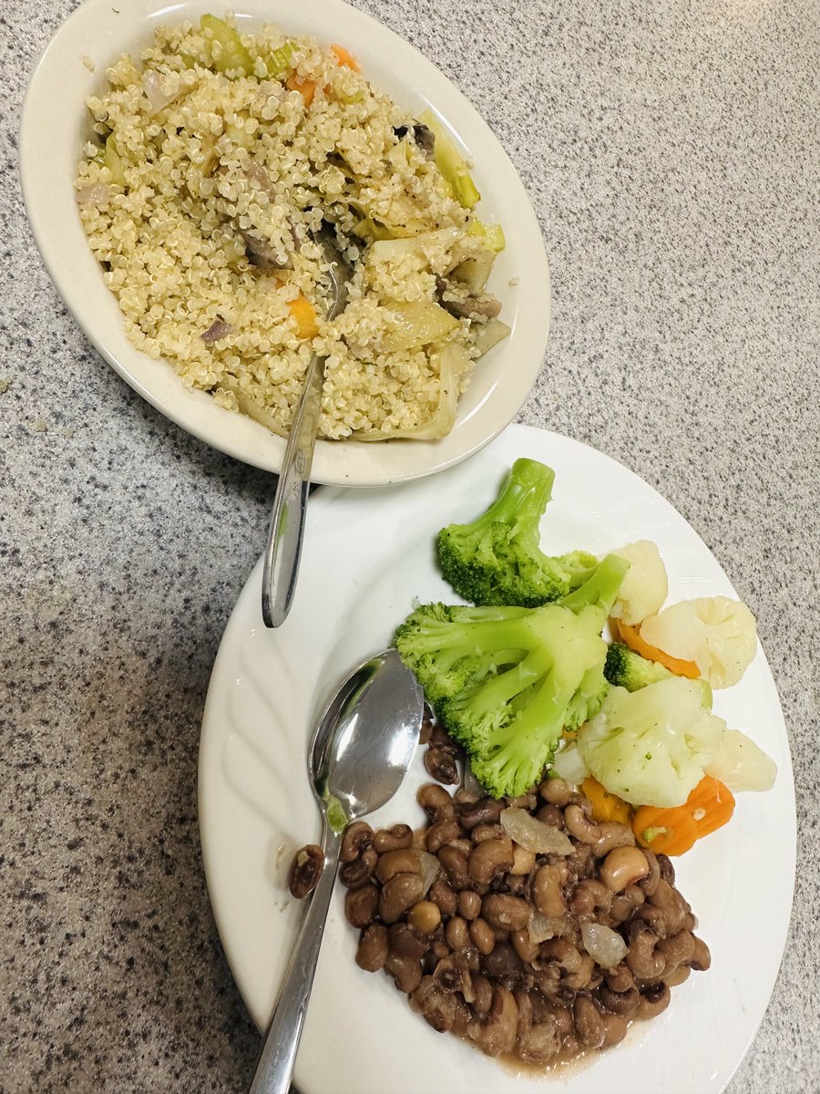 harikanutrition's tweet photo. Just minding my gut ✌️ https://t.co/uKTucwfHVg