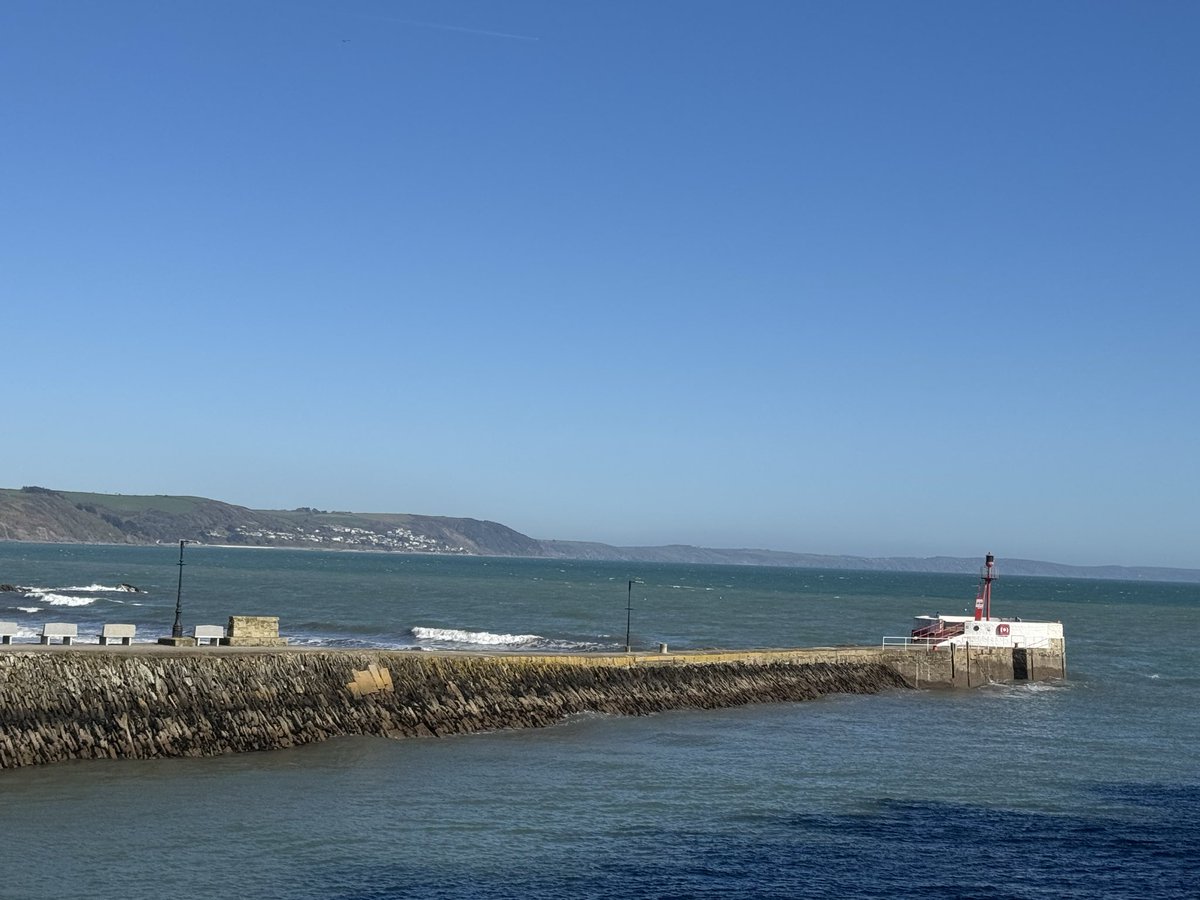 JackiHicks's tweet image. A lovely sunny day for our trip to Looe today to meet friends 🚙😎 #myphotography #nofilterneeded 📷