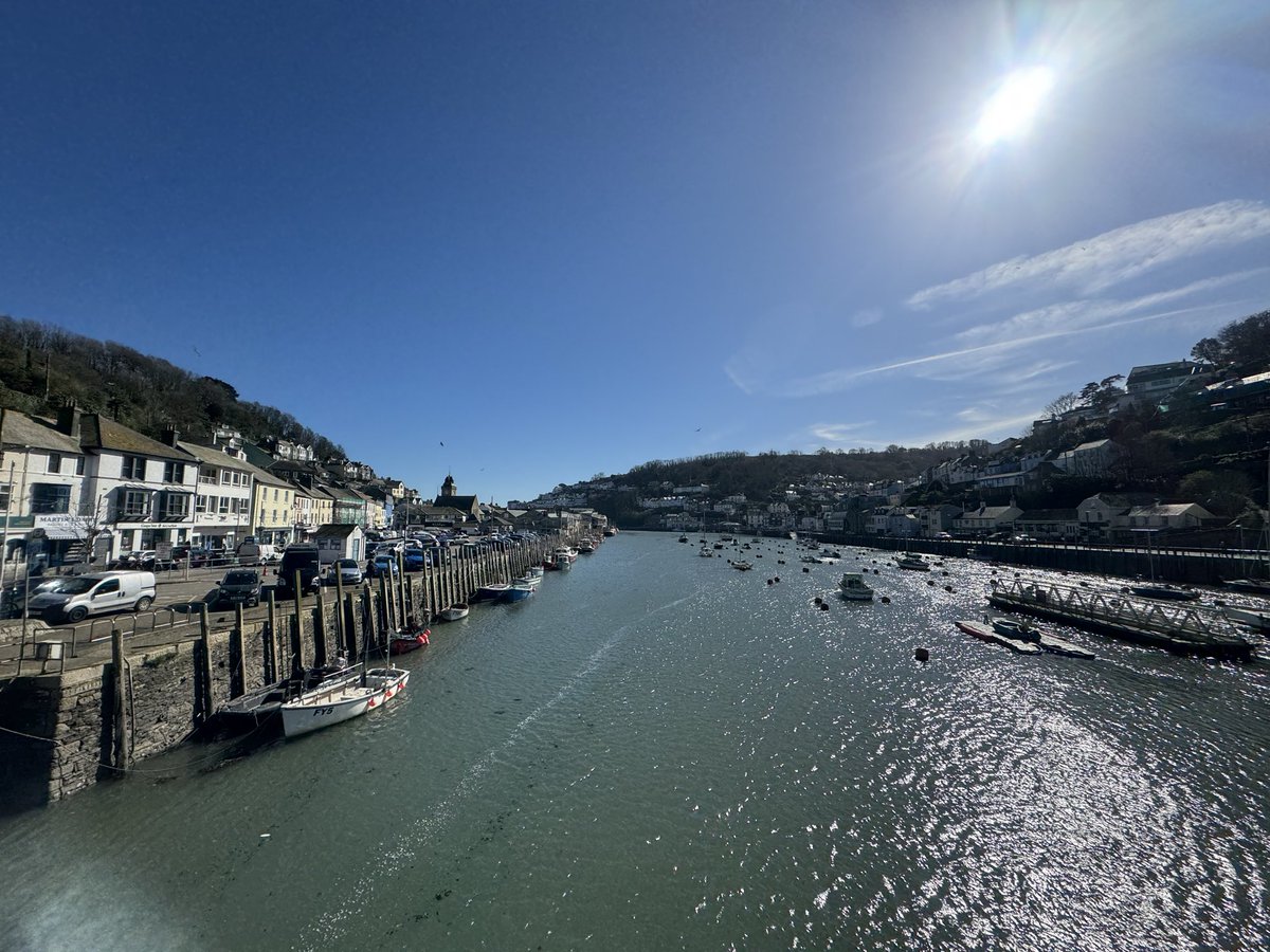 JackiHicks's tweet image. A lovely sunny day for our trip to Looe today to meet friends 🚙😎 #myphotography #nofilterneeded 📷