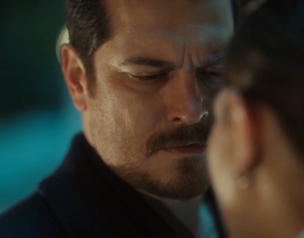 ellistmide's tweet photo. THE TENSION IS FUCKING INSANEEEEE

#eşrefrüya https://t.co/FbUeKAbf3h