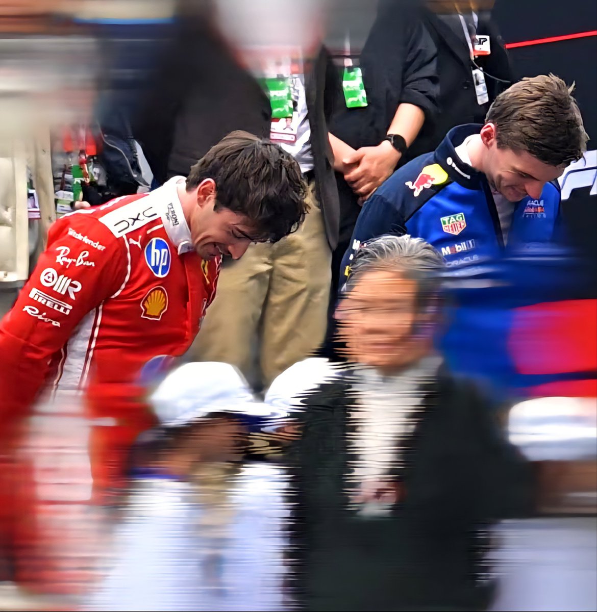 ¹⁶³³ tweet media