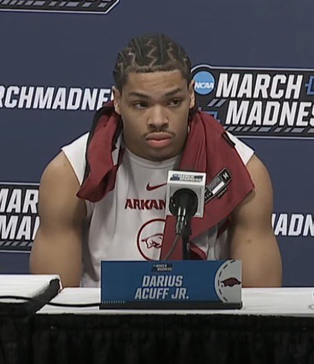 SkoooHogs tweet media