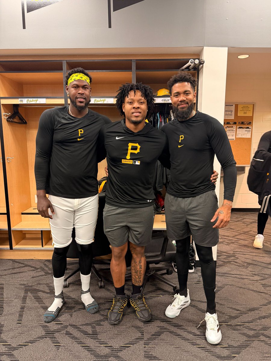 Los Piratas tweet media