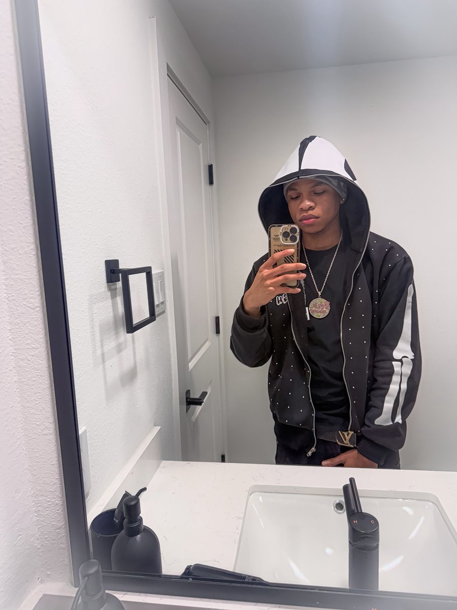 Zoinamaru's tweet photo. Coo lil trip 

#houston #stl https://t.co/48FhGXrqGi