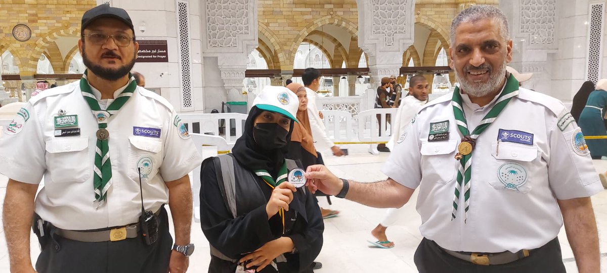 mawdd3's tweet photo. كرّمت قيادة معسكر الخدمة العامة بمكة المكرمة لموسم رمضان عدداً من الفتية والشباب المتميزين ميدانياً في ساحات المسجد الحرام، كما كرمت القطاعات الكشفية المتميزة، وذلك تقديراً لجهودهم الملموسة في خدمة ضيوف بيت الله الحرام من المعتمرين والزوار. https://t.co/M5bMUav8Rd https://t.co/KFvoV2Ucfl