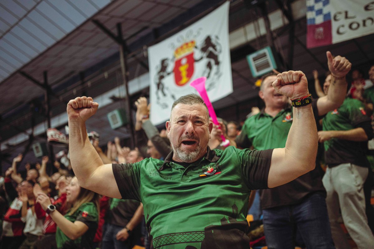 RFEBalonmano's tweet photo. 🔥 𝐋𝐚 𝐚𝐟𝐢𝐜𝐢𝐨́𝐧 𝐝𝐞 𝐥𝐚 𝐬𝐞𝐦𝐚𝐧𝐚 🔥

❤️ @BMCdadEncantada se lleva la palma de la jornada tras su victoria ante @ADEMARLEON 

👀 ¿Quieres que la afición de tu club aparezca en nuestras redes?

▶️ Mándanos tus fotos por direct y presume de la hinchada más entregada del balonmano

📸 David G.S.

#️⃣ #Balonmano