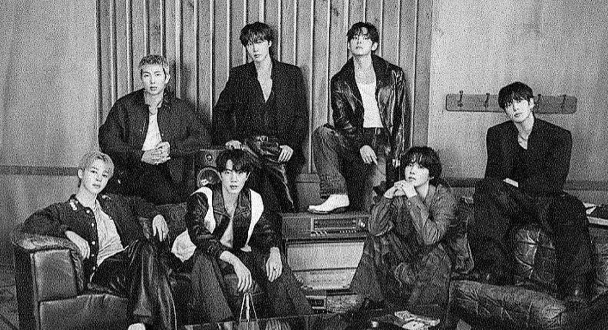 btsdeblueprint's tweet photo. biggest band of the century https://t.co/JF3OLDqw6F