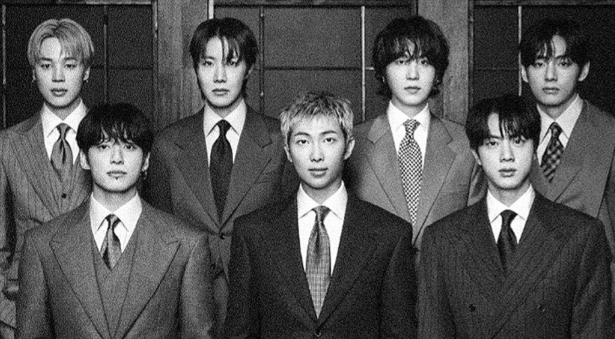 btsdeblueprint's tweet photo. biggest band of the century https://t.co/JF3OLDqw6F