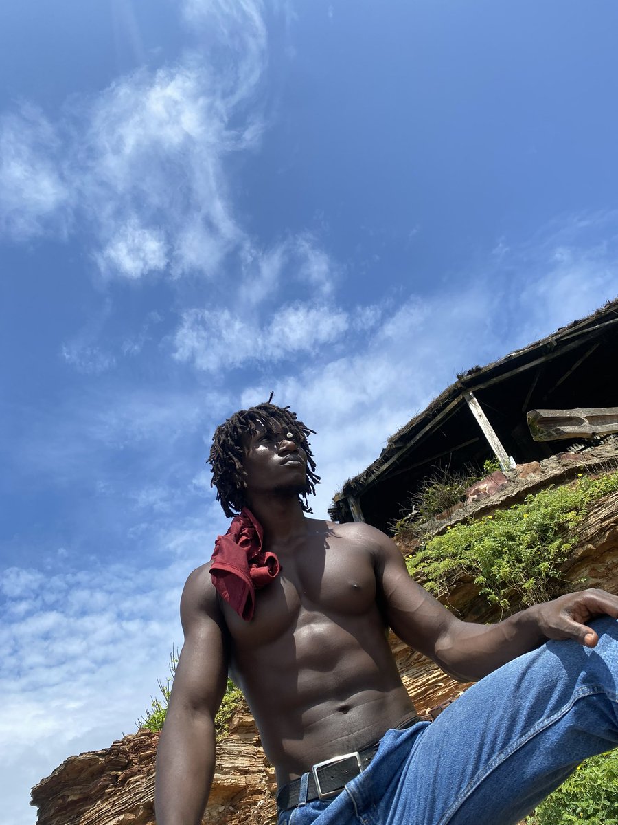 blaakbaki tweet media