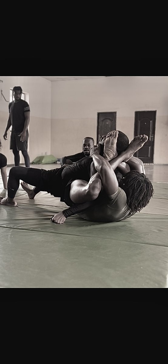 blaakbaki tweet media