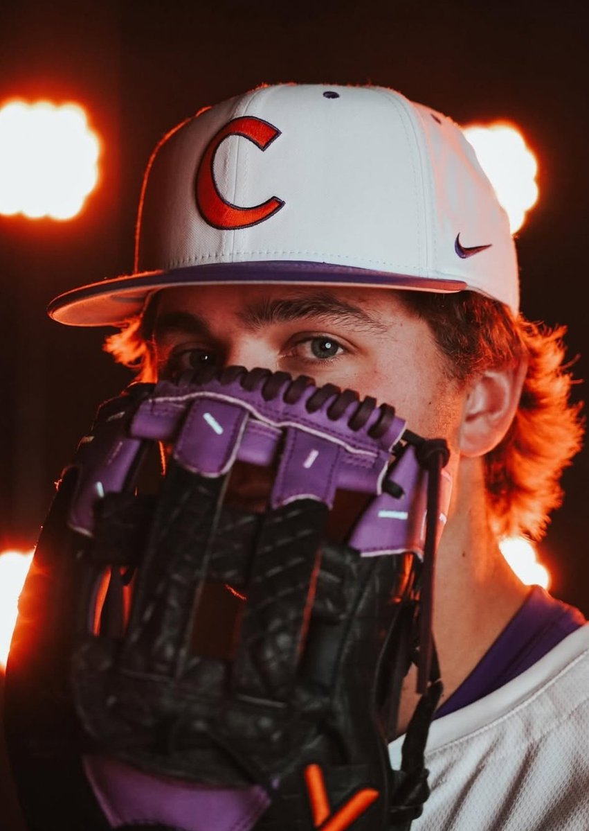 Pope Clemson I tweet media