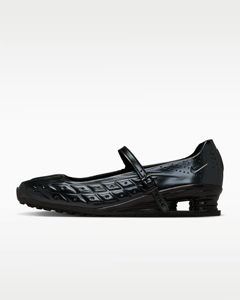 BRAHMENTZ's tweet photo. Nike WMS ShoxZ Calistra Naked Copenhagen https://t.co/zFS6UulTff