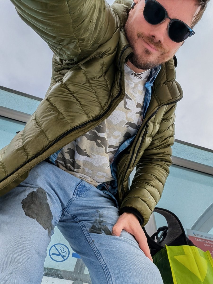 luzylavidaloca's tweet image. I forgot to take the frozen moose meat out of my backpack last night, and it leaked all over my lap on the bus this morning. #canadianproblems