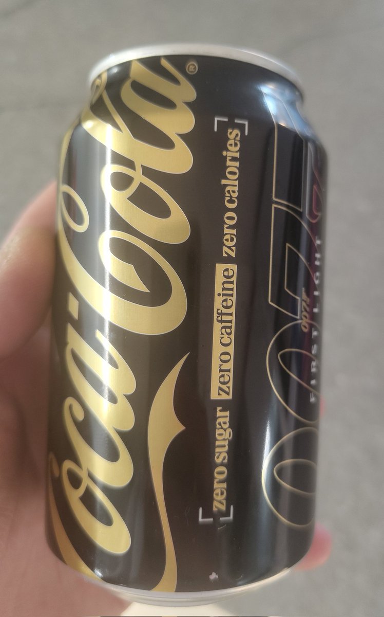 (╯°□°)╯︵ ┻━┻) tweet media