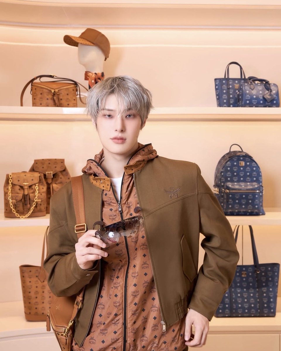 lotustiny🐱 tweet media