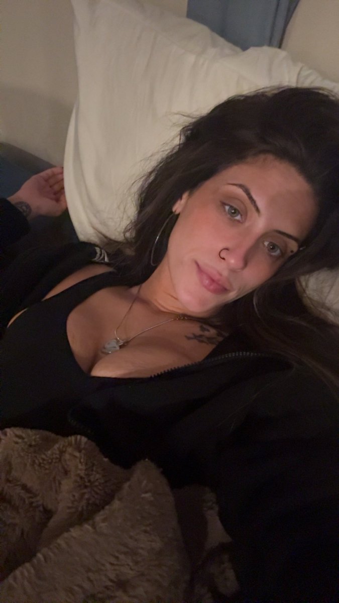 LipsNipsLex's tweet photo. sick of being sick 🤧 😩 #sick #fyp https://t.co/TVD6P4irko