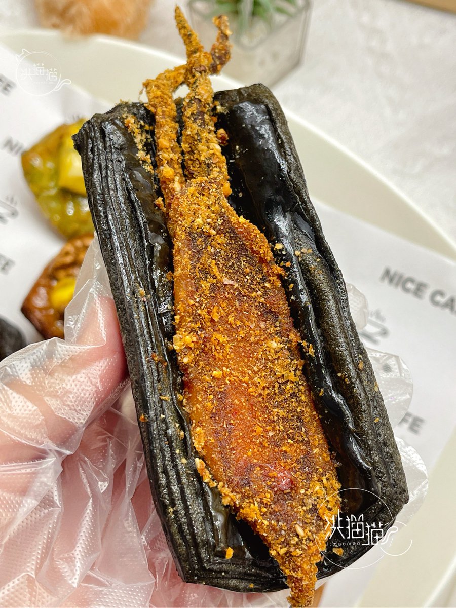 Mahhesh16's tweet photo. Crispy fried squid + iced passion fruit tea   Street food heaven in every bite! Crispy outside, tender inside—squeeze lime for that zing! Perfect match with icy, sweet-tart tea  Grab yours now before they’re gone! https://t.co/DqKpc8piSE