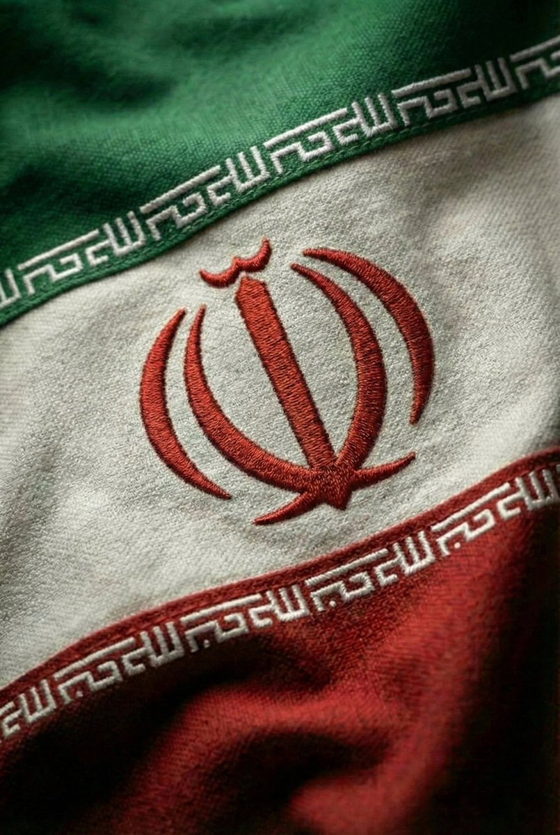 به وطن‌تان افتخار کنید. 
از پیچ و مهره تا تکنولوژی‌های پیشرفته در عسلویه همه بومی و ساخته دست کارگران و مهندسان ایرانی‌است. 
بردگان اپستین هرگز نخواهند توانست این ملت رو به زانو دربیاورند.
این روزها میگذرد. ایران سربلند است که می‌ماند.