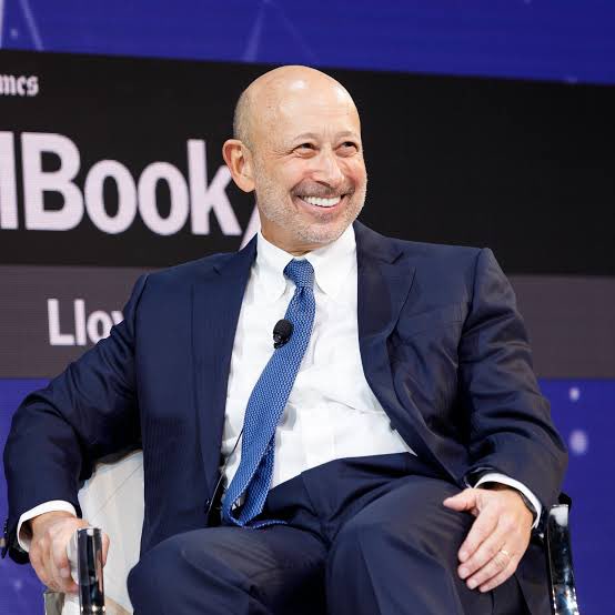 🚨 🚨Jim Cramer Was Fired From Goldman Sachs  - Lloyd Blankfein Tells How It Happened 🚨🚨

👇🏻👇🏻👇🏻👇🏻👇🏻👇🏻👇🏻👇🏻👇🏻

Wall Street was a pretty heady place in those go-go days, though not necessarily at the J. Aron commodities division at Goldman Sachs. 

New hires would sometimes