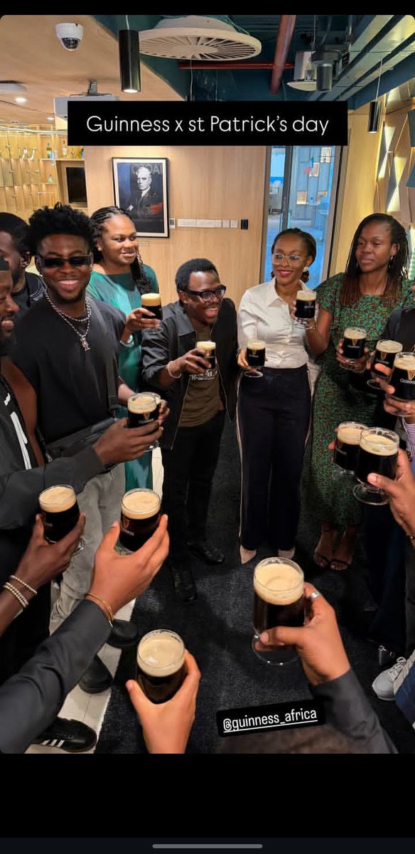 Elomaes🌹💜 tweet media