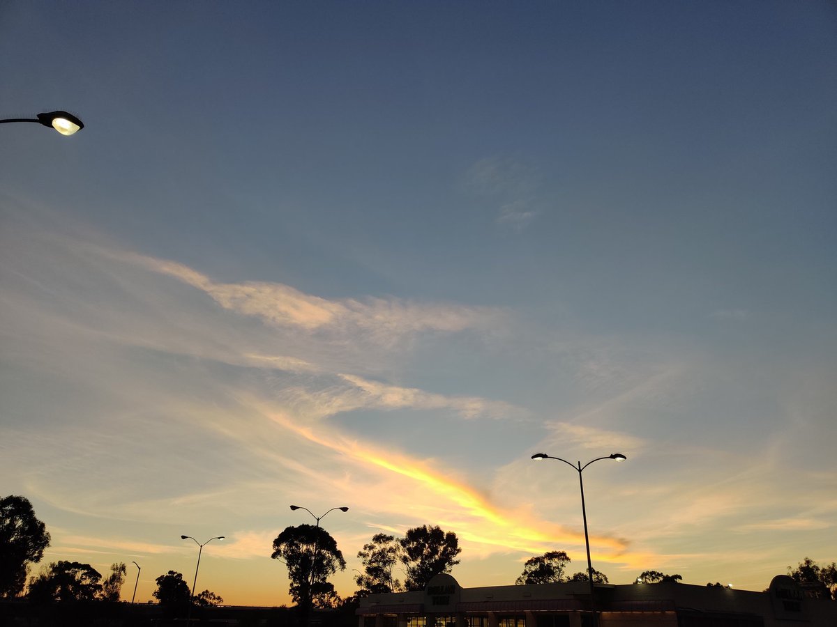 VangelTj's tweet photo. Un atardecer #californiano.
#SanYsidro #california es una Mision visita?
#sunset #goodvives #atardecer #buenavibra https://t.co/u0QLYb8g2X