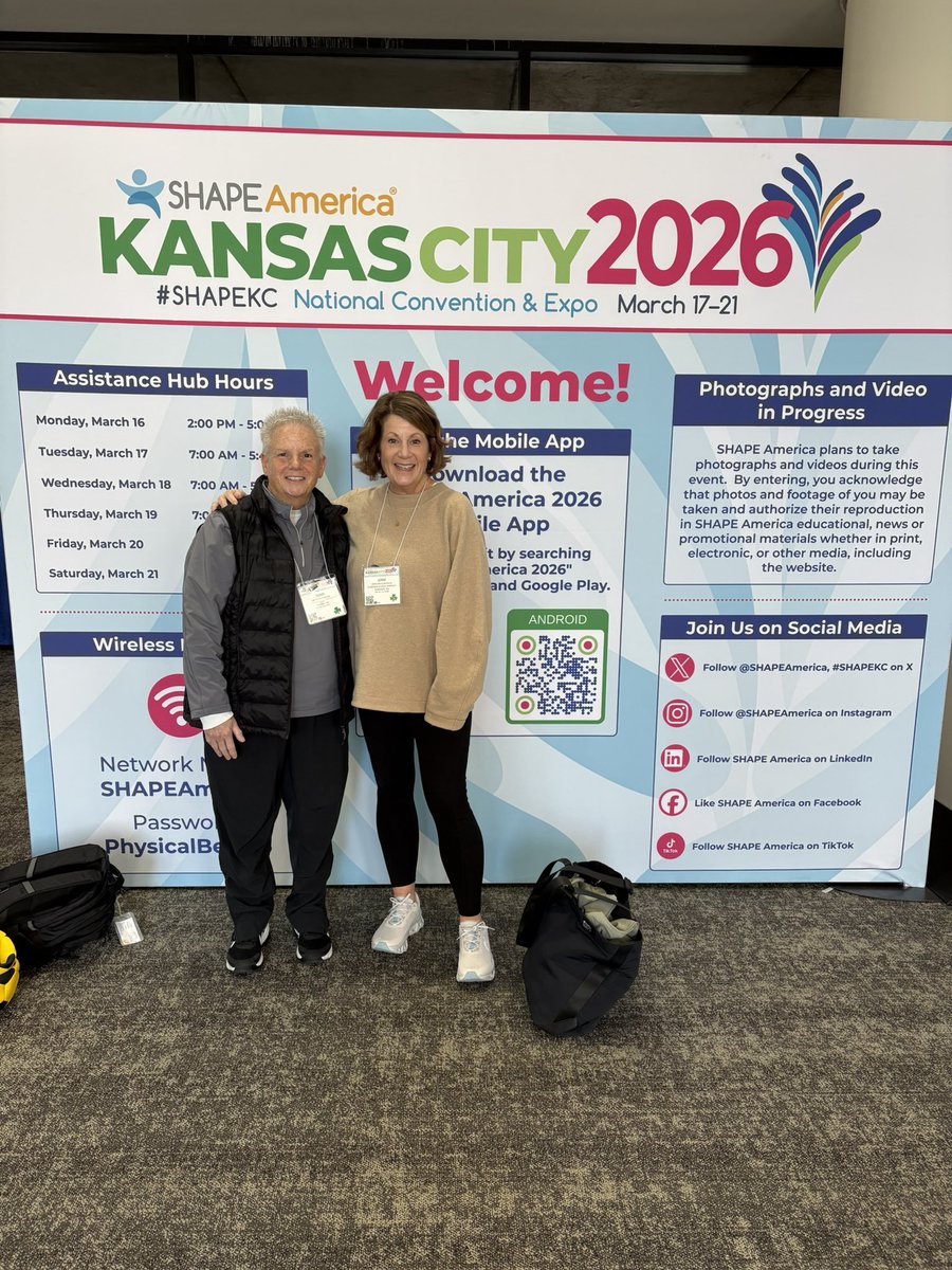 SHAPEWA's tweet photo. Who else is learning a TON and having FUN at #shapekc ⚽️🤪⚽️ 

Shoutout to our ED, Dr. Terri Farrar and our current Past President, Jenni McCloughan for representing SHAPE WA in Kansas City! 💚 https://t.co/Im5qzvJYgm