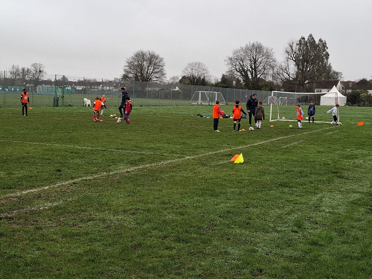 Met Police Youth FC tweet media