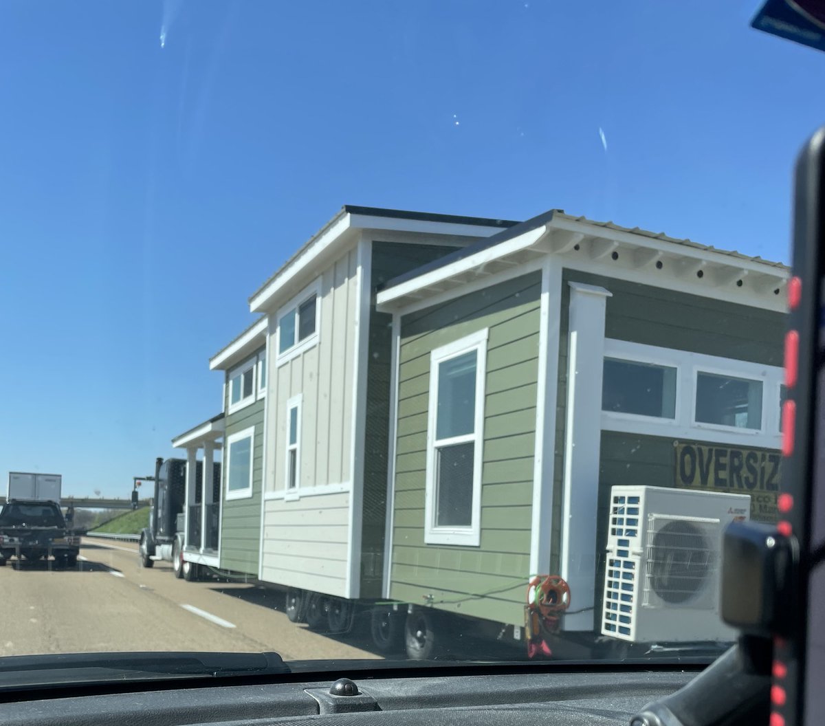 SaugyWaffles tweet media