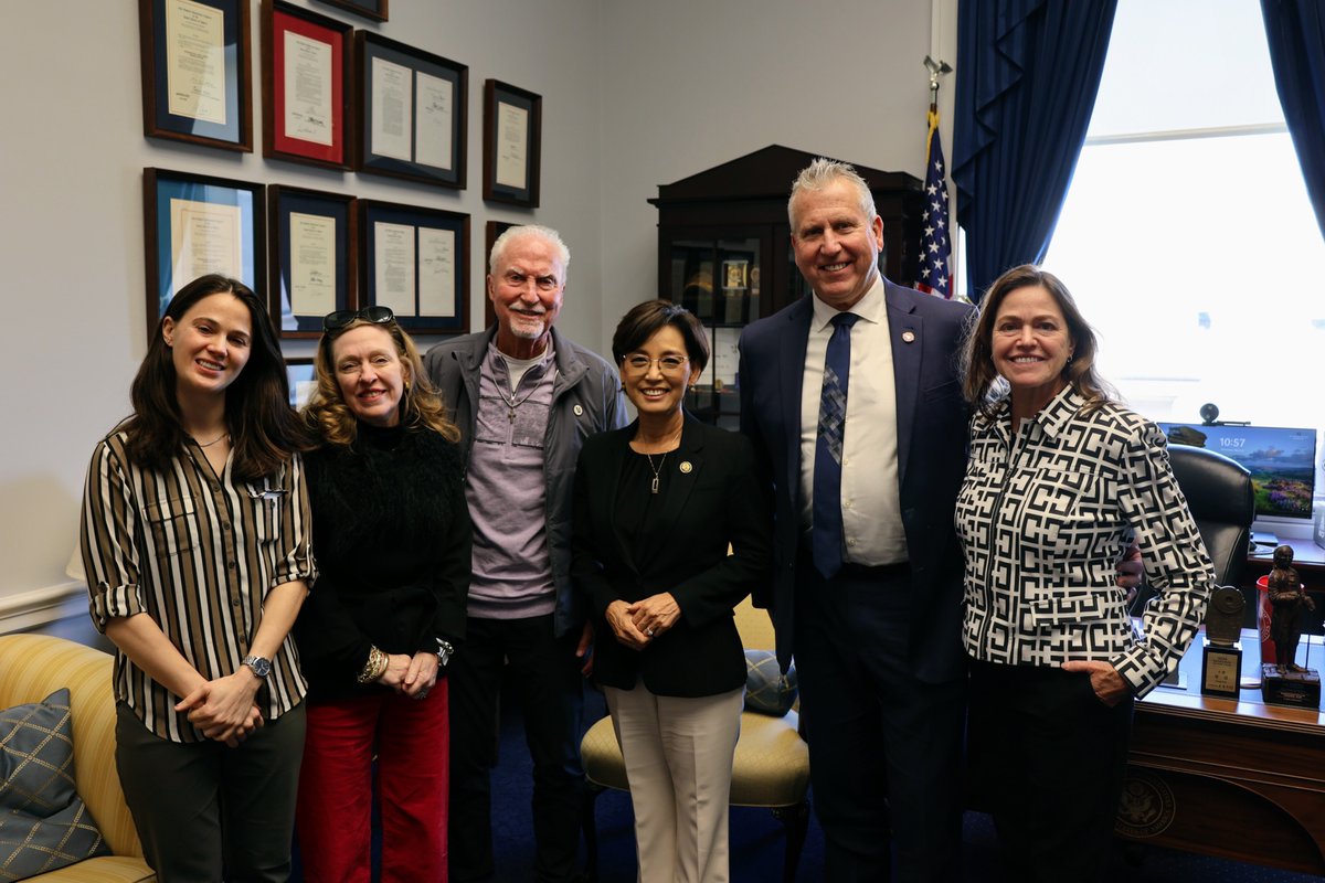 Young Kim tweet media