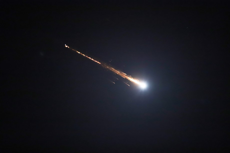 thereal_jubayer's tweet photo. 🚨 Breaking News: Attack on KSA
Multiple missile and drone attacks targeted Riyadh and the Eastern Province today. All threats were intercepted. Stay safe. 🇸🇦 https://t.co/oKUvmKhYOL