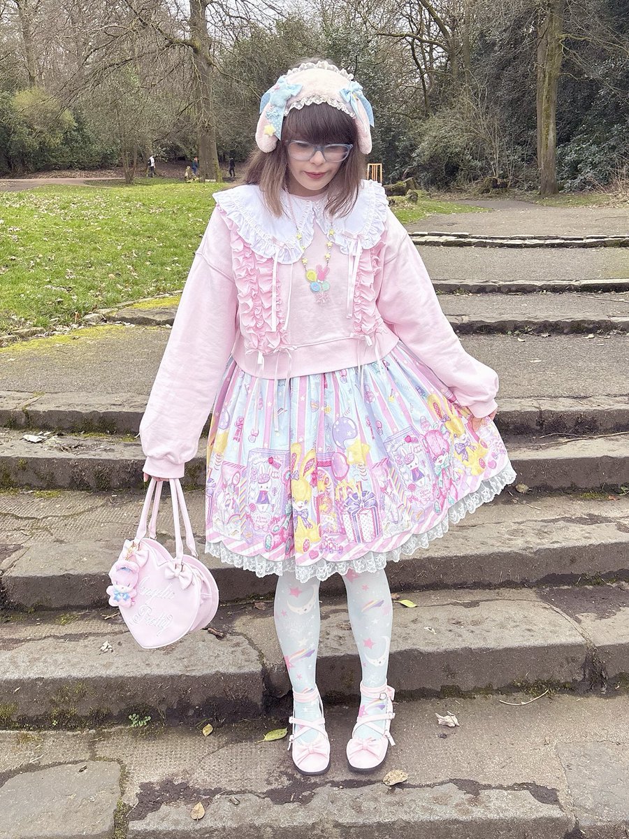 lyrical elizabeth !! tweet media