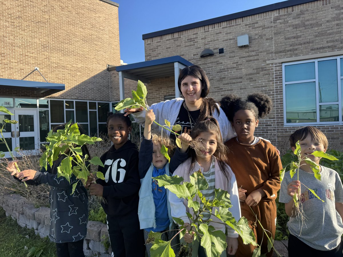 Maria Paoli-Vega tweet media