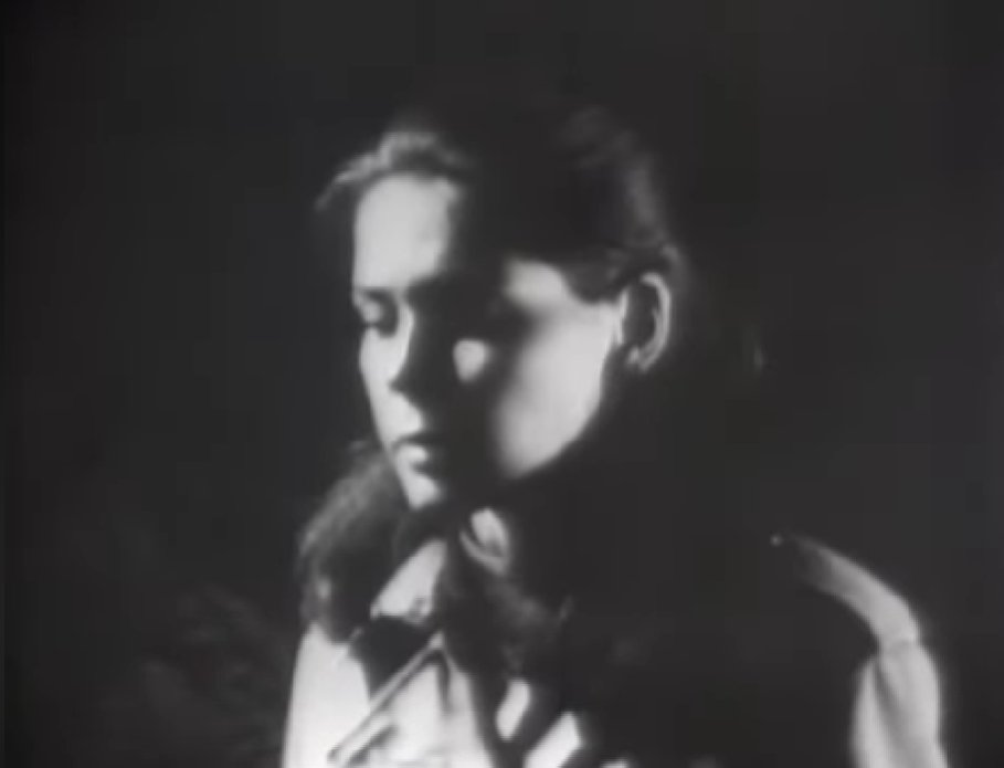 DarkShadowsDB's tweet photo. Vicki must be getting used to murder attempts by now. She barely flinches #DarkShadows 107 https://t.co/XURbfOyS8C
