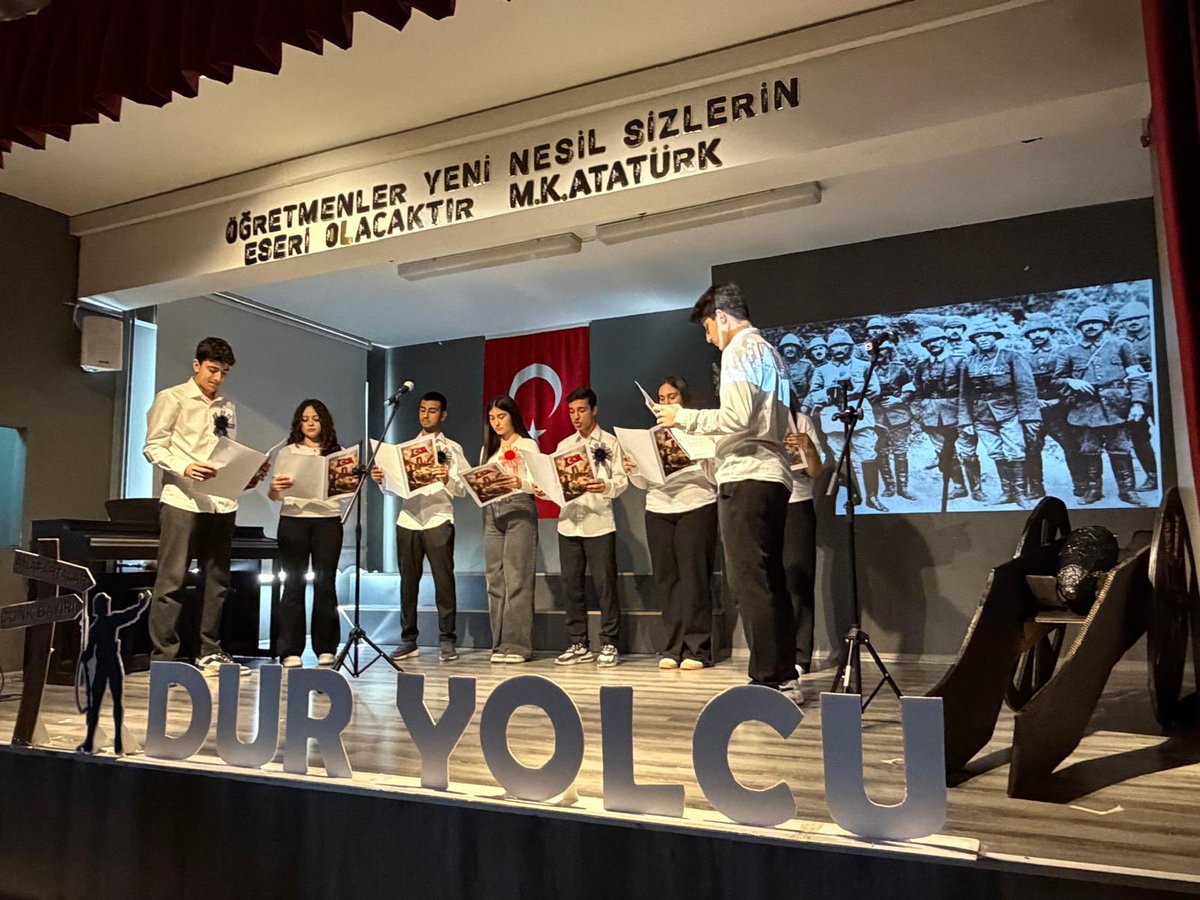 eacmtal's tweet photo. “Çanakkale geçilmez !” diyerek vatan uğruna can veren aziz şehitlerimizi saygı, minnet ve rahmetle anıyoruz. https://t.co/iHnPdBafLy